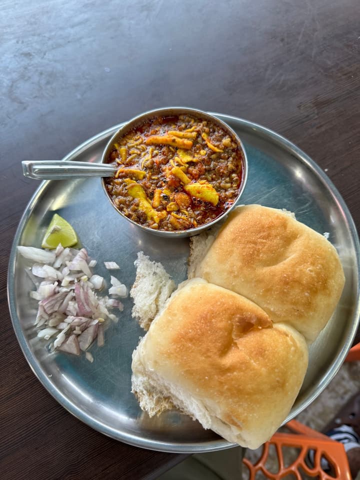 Misal Pav