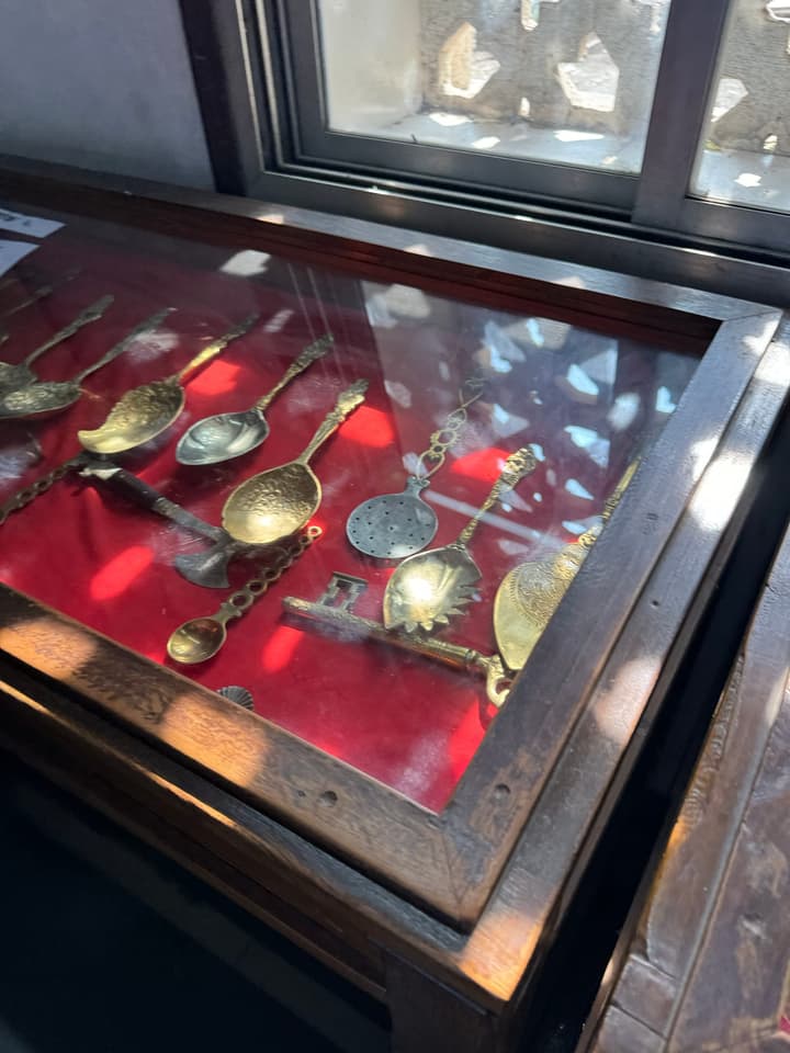 Sneaky museum photo