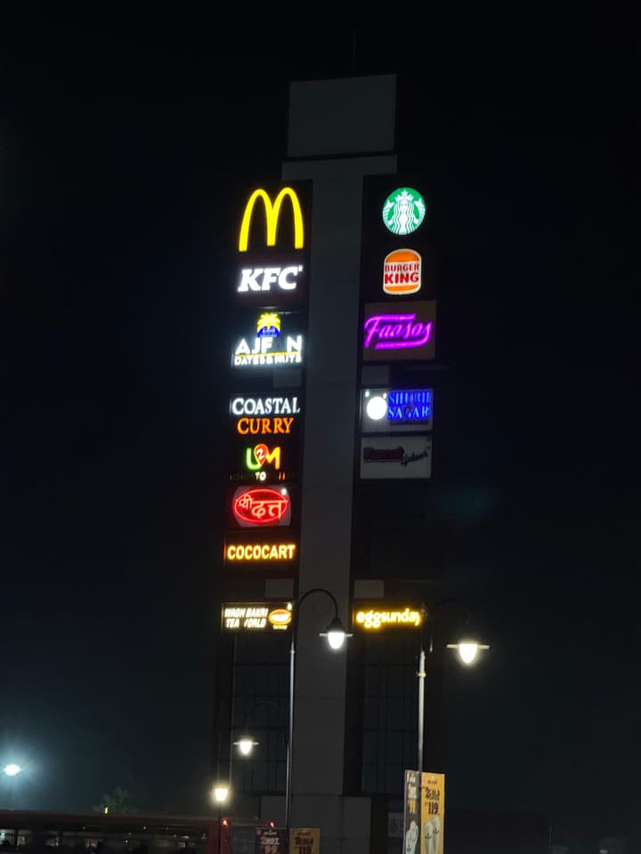 Food, Pune - Mumbai highway