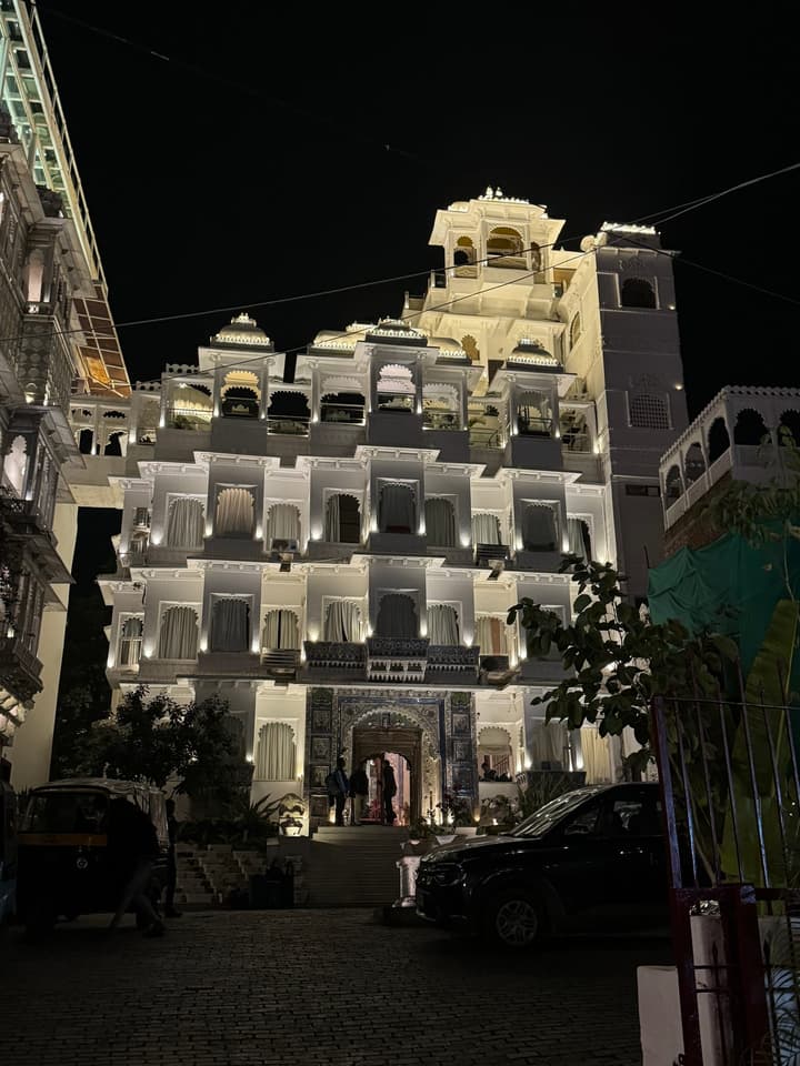 Medium-tier hotel