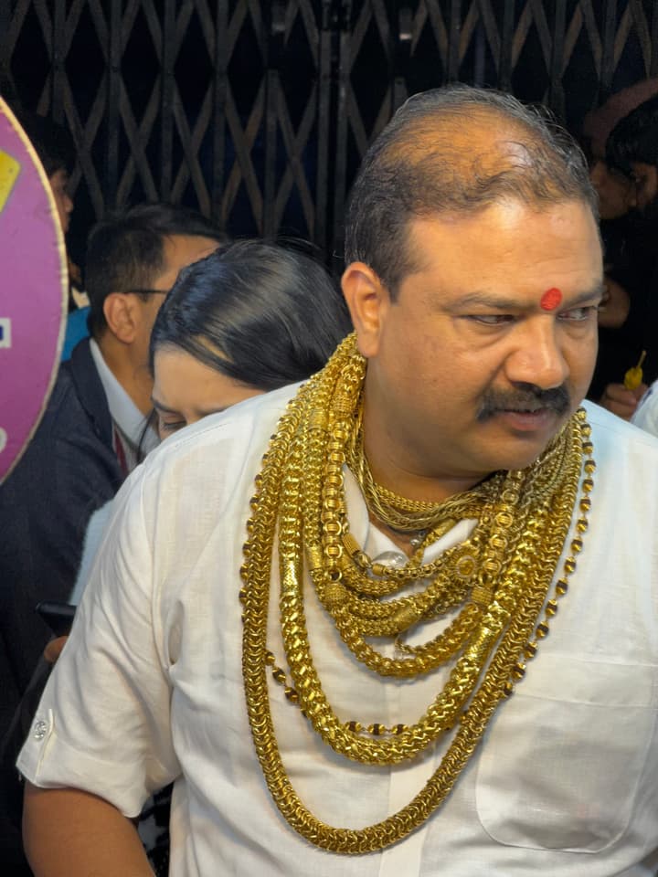 Gold guys again, they were selling Kulfi